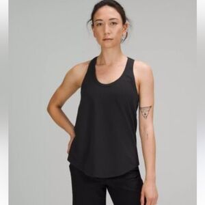 Lululemon black wunder train.